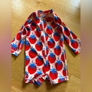 Hanna Andersson baby rash guard suit in strawberry print 3-6m